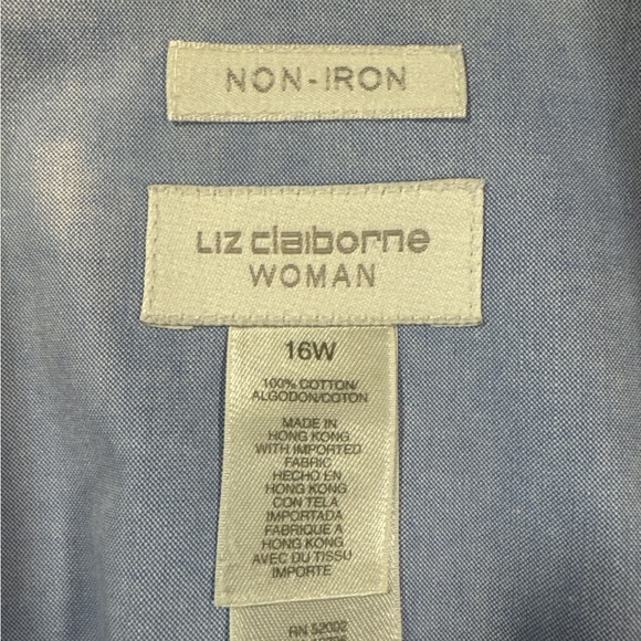 Liz‎ Claiborne Light Blue Women's Button Down Shirt - Picture 3 of 6